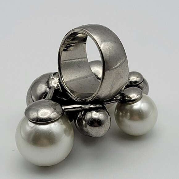 Lia Sophia Silver And White Simulated Pearl Cocktail Statement Ring Size 7 - Picture 6 of 11